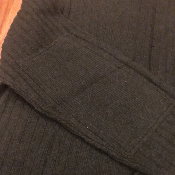 Dark green Abercrombie and Fitch turtle neck sweater. - Picture 2 of 5